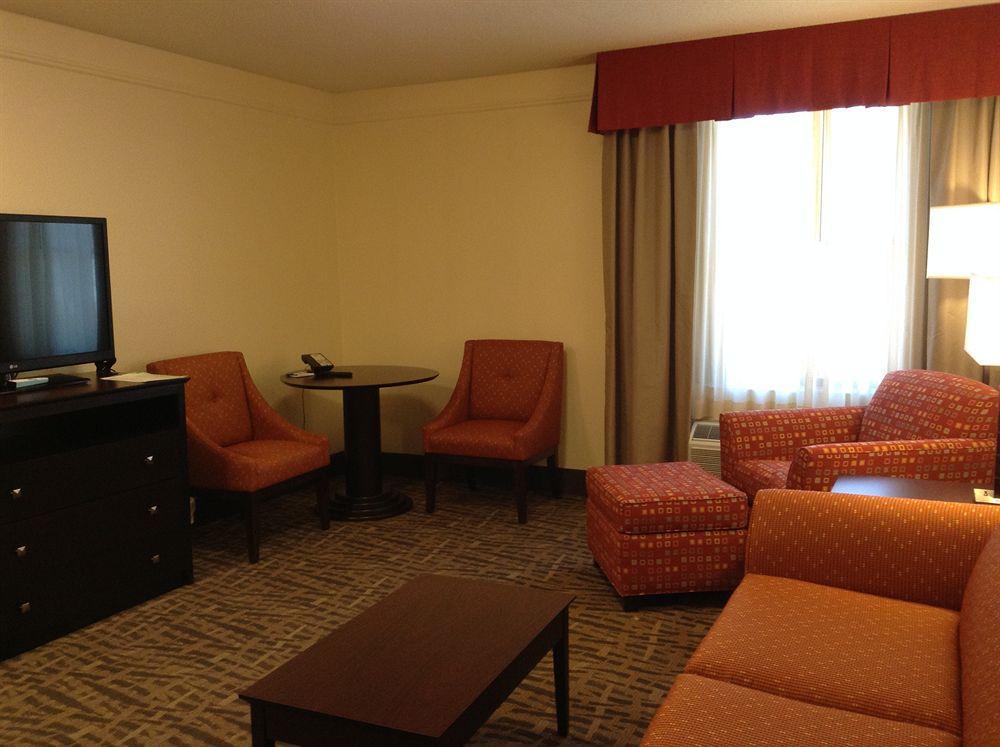Best Western Plus Пеория Екстериор снимка
